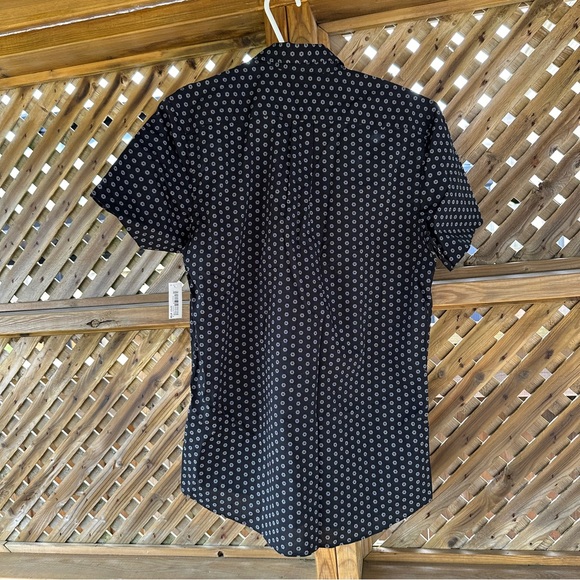 GOODTHREADS Men’s standard short sleeve button up shirt- size small- new - Picture 4 of 5